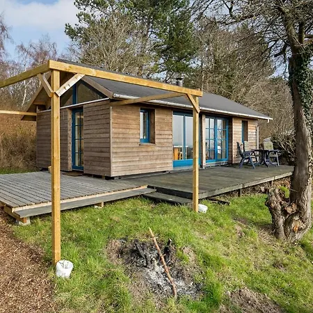 Holiday home Lovely In With Kitchen